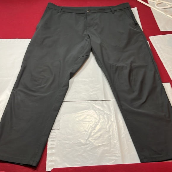 Lululemon GRAY Commission Pant 38 men SHORT INSEAM snap back pockets tapered leg - Picture 11 of 16